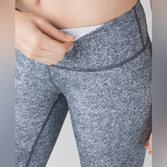 LULULEMON - Wunder Under Crop III Rio Mist White Black Size 6 - Picture 3 of 11